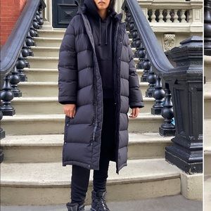 TNA super puff long black small